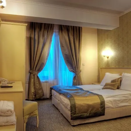 Hotel Iva & Elena 3*